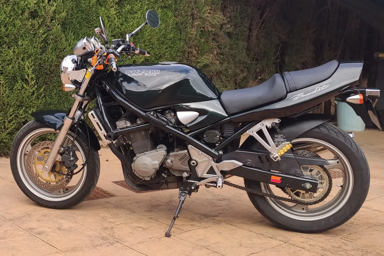 Suzuki Bandit 400 – Vista 10