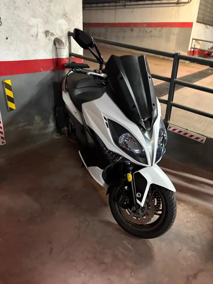 Kymco Xciting 400 – Vista 2