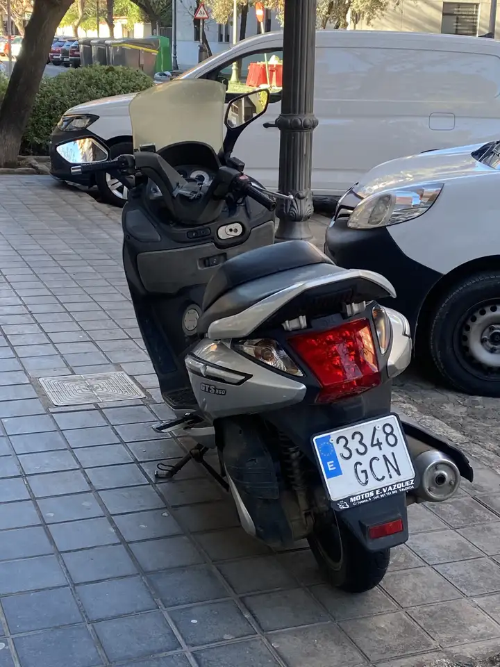 SYM GTS 250 – Vista 2