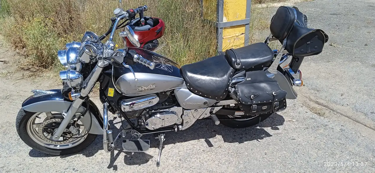Hyosung Aquila GV 250 – Vista 4