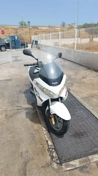 Suzuki Burgman 125 1450 € 2007 Alicante - 2