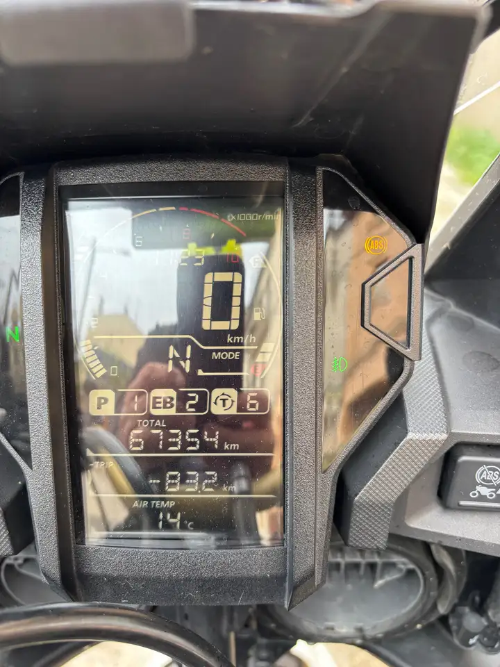 Honda CRF 1000 – Vista 8