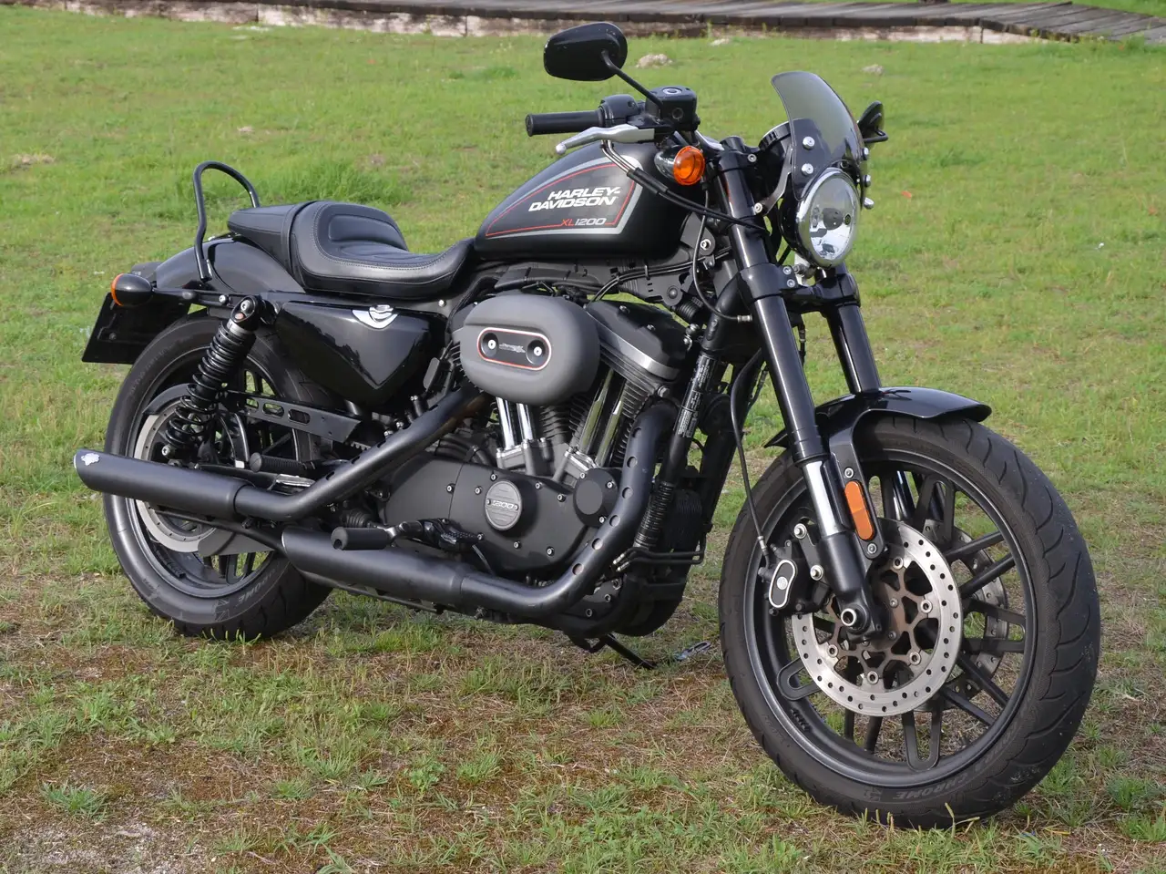 Harley-Davidson Roadster – Vista 2