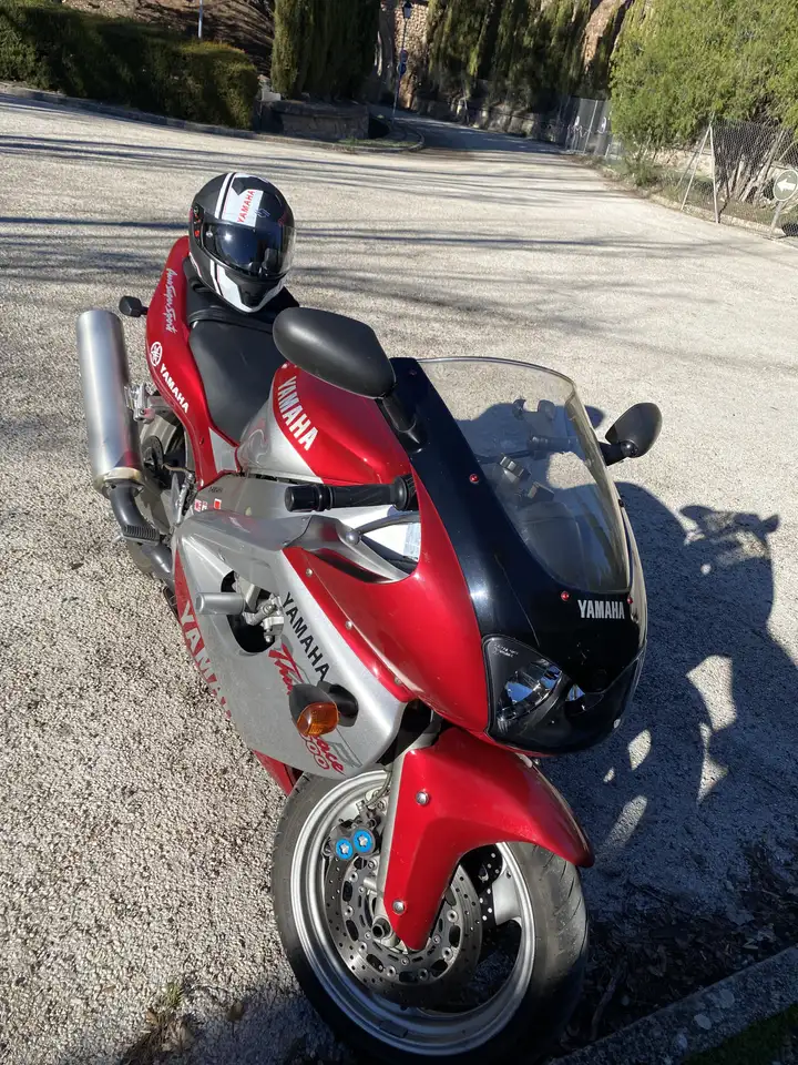 Yamaha YZF1000R Thunderace - Vista 4