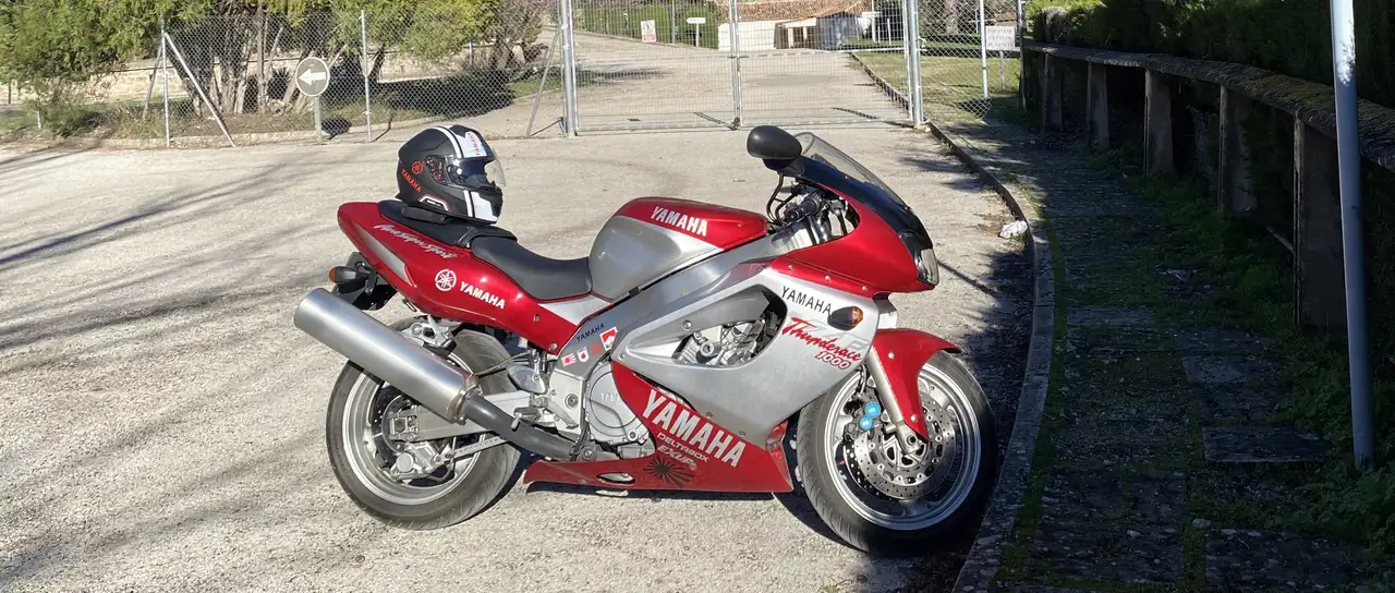Yamaha YZF1000R Thunderace - Vista 5