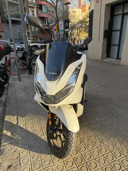 Honda PCX125 2750 € 2021 Barcelona - 1