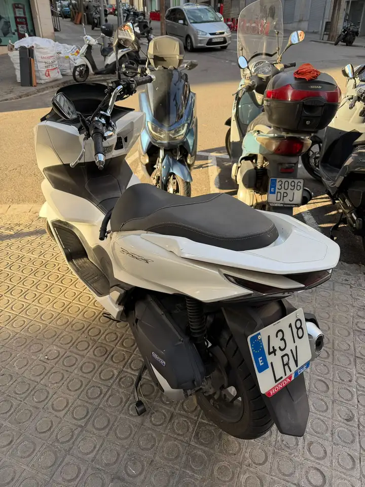 Honda PCX 125 – Vista 3