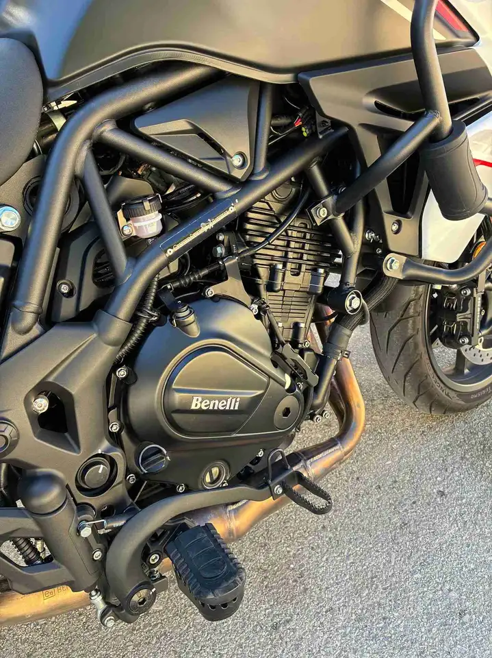 Benelli TRK 702 - Vista 11