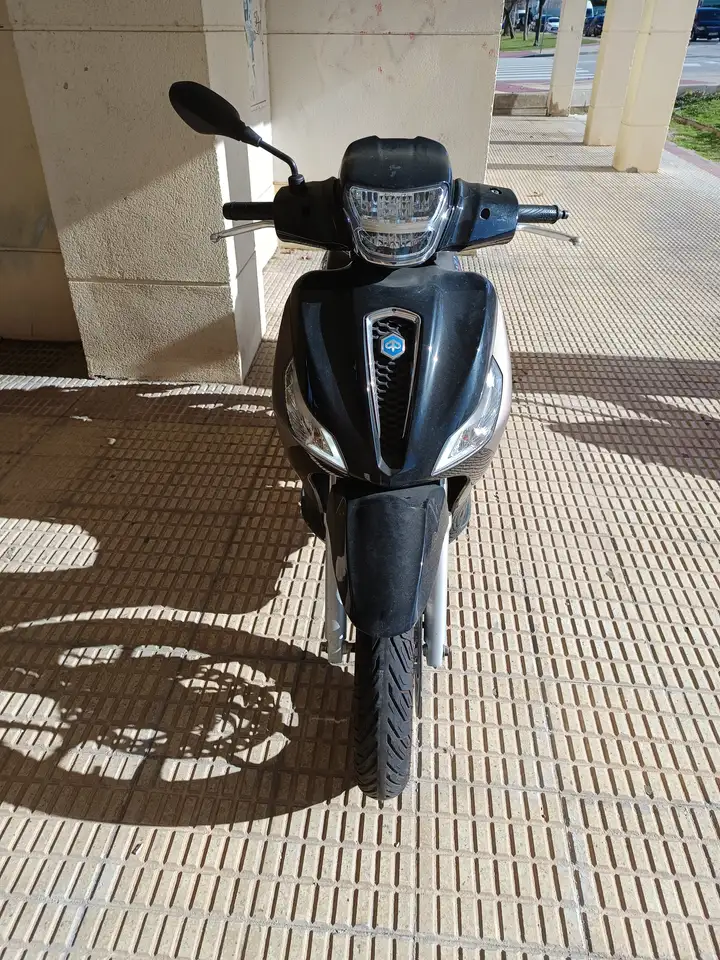 Piaggio Medley 125 – Vista 2
