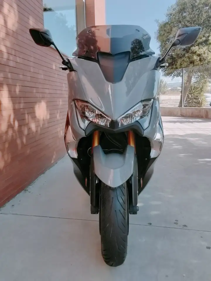 Yamaha TMAX SX – Vista 17