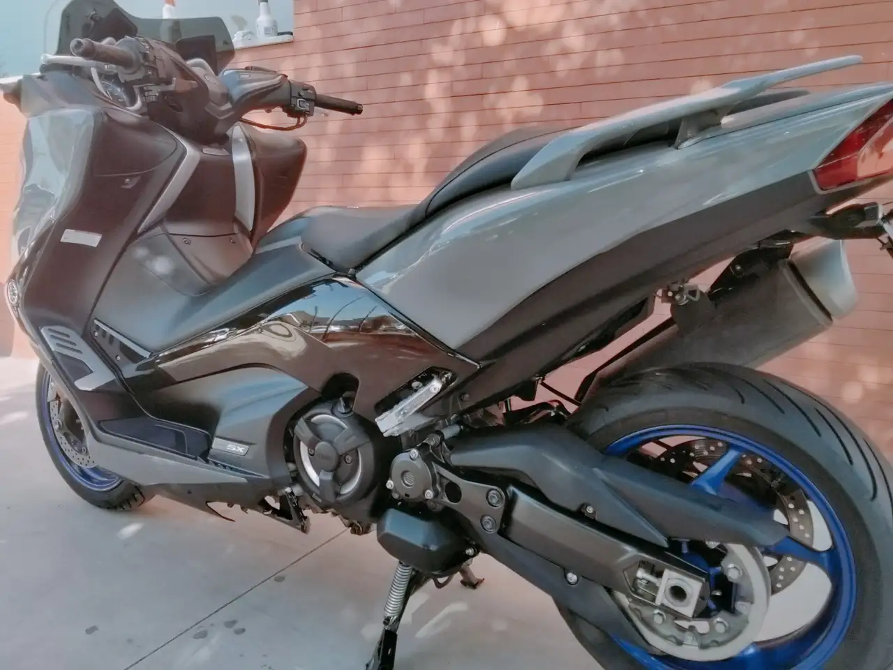 Yamaha TMAX SX – Vista 3