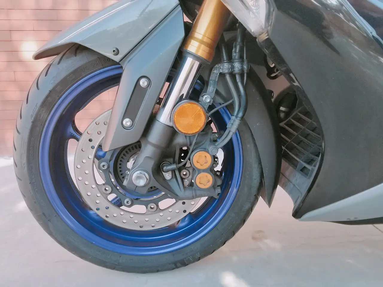 Yamaha TMAX SX – Vista 7