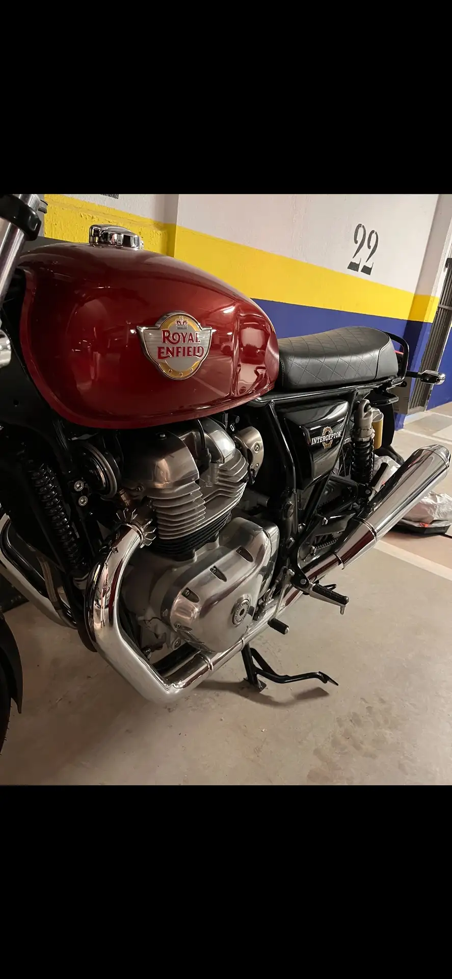 Royal Enfield Interceptor – Vista 3