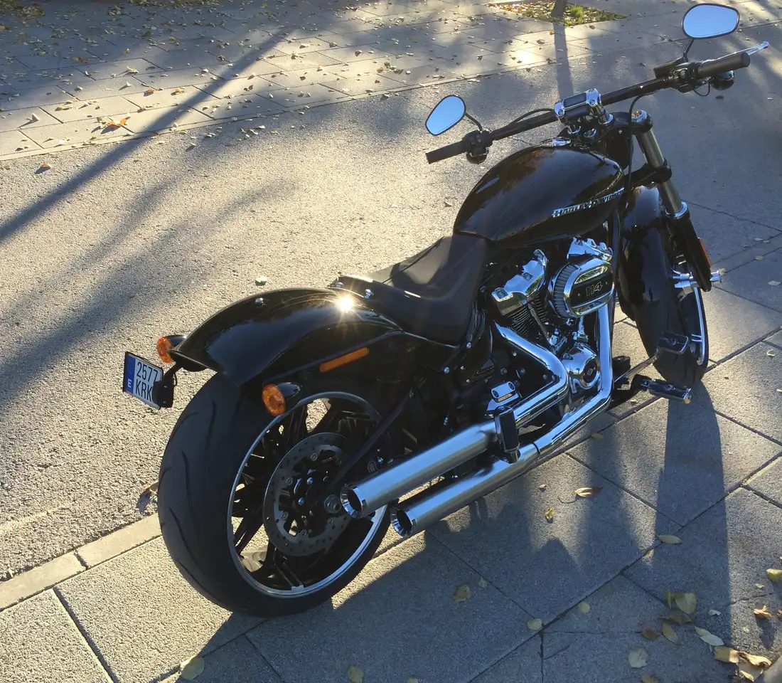 Harley-Davidson Breakout - Vista 13
