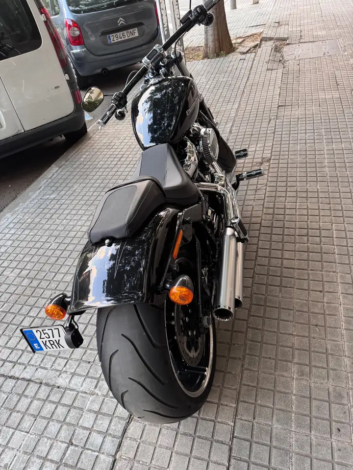 Harley-Davidson Breakout - Vista 3