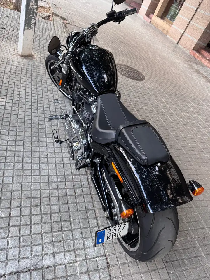 Harley-Davidson Breakout - Vista 4