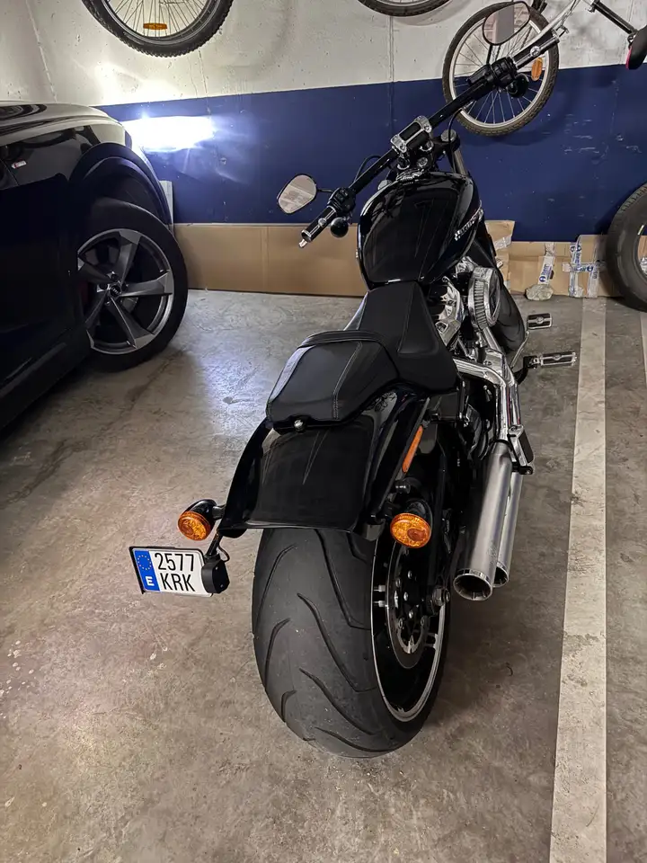 Harley-Davidson Breakout - Vista 8