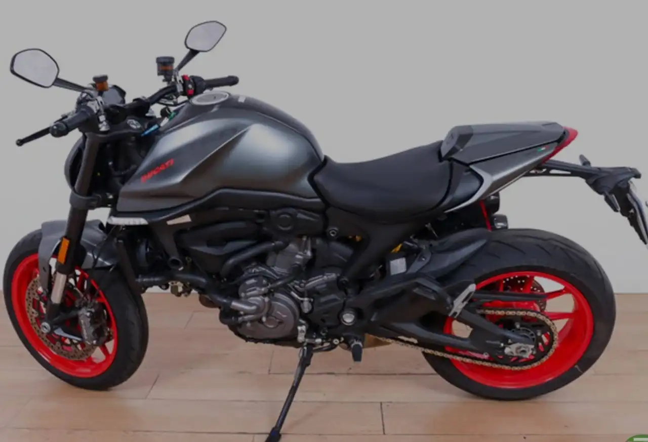 Ducati Monster 937 - Vista 3