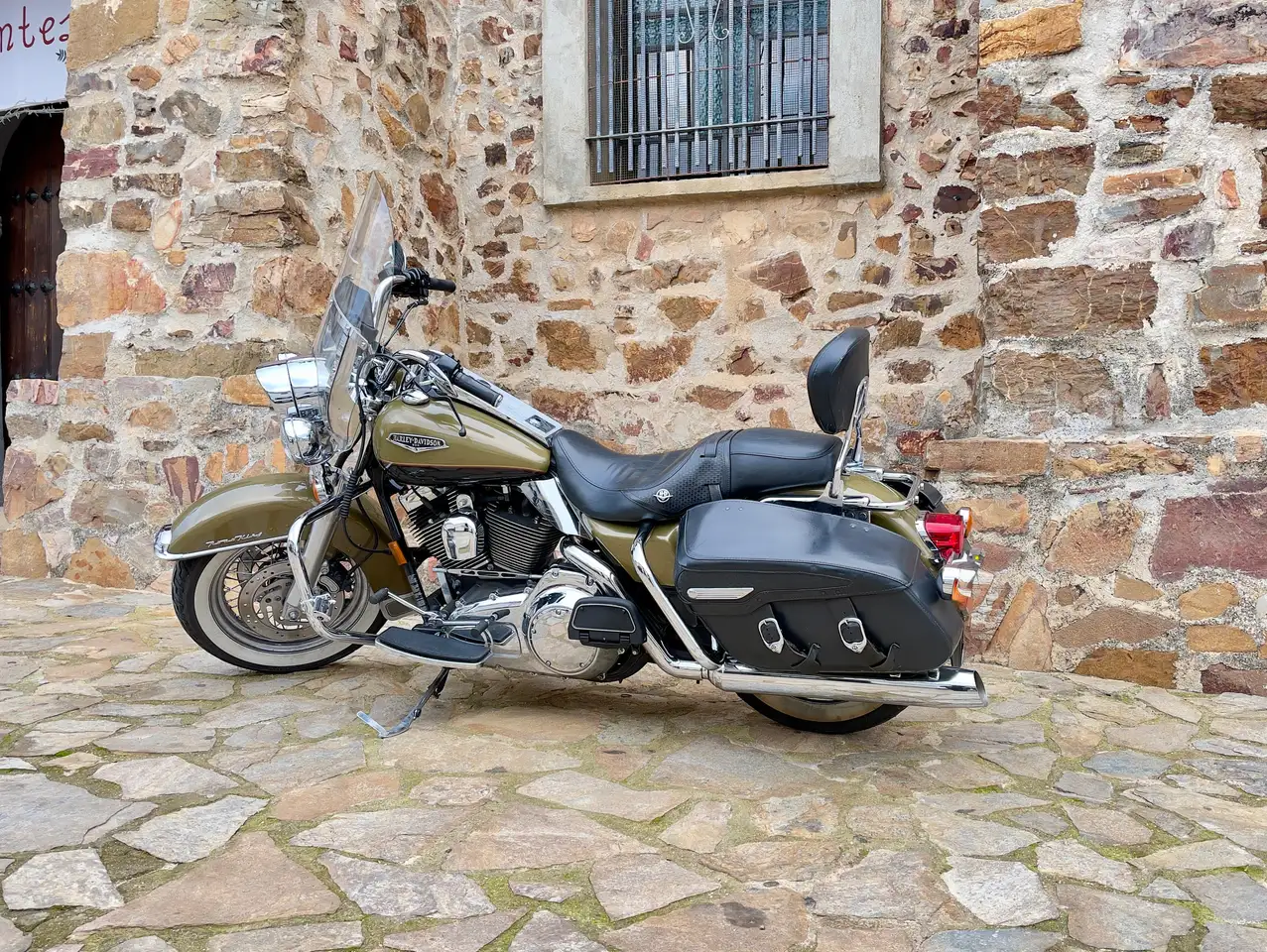Harley-Davidson Road King - Vista 17
