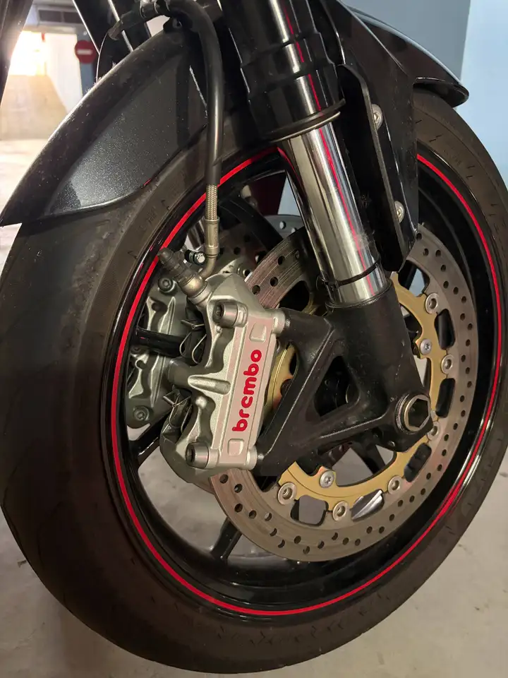 Triumph Speed Triple 1050 – Vista 5
