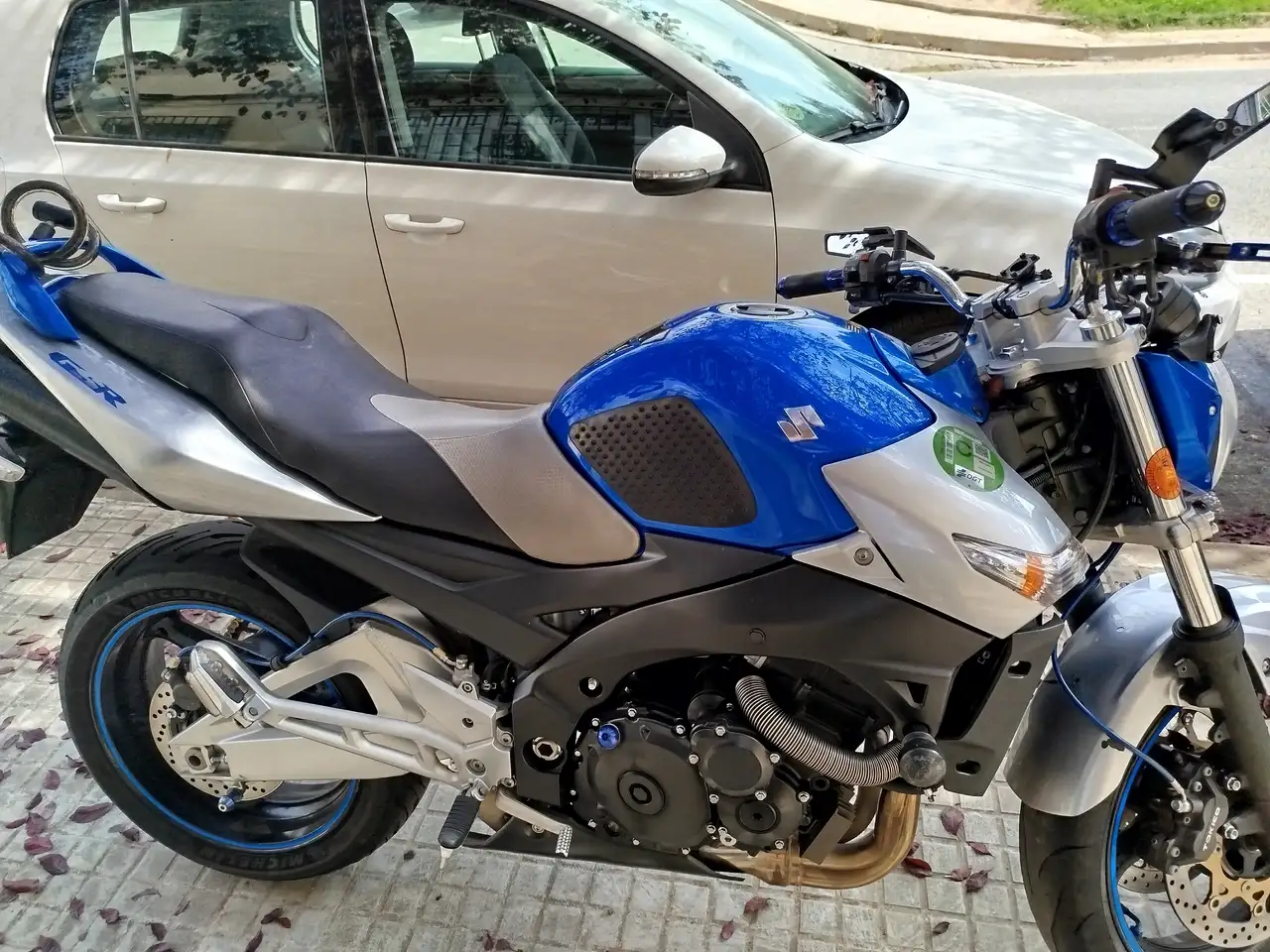 Suzuki GSR600 - Vista 13