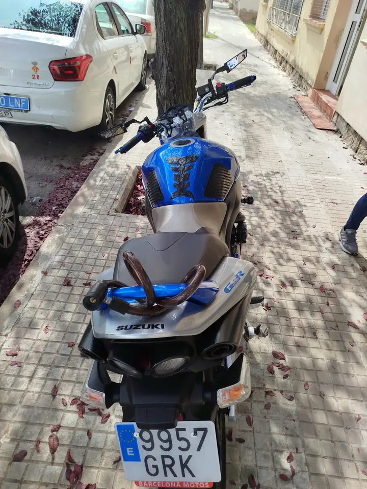 Suzuki GSR600 - Vista 4