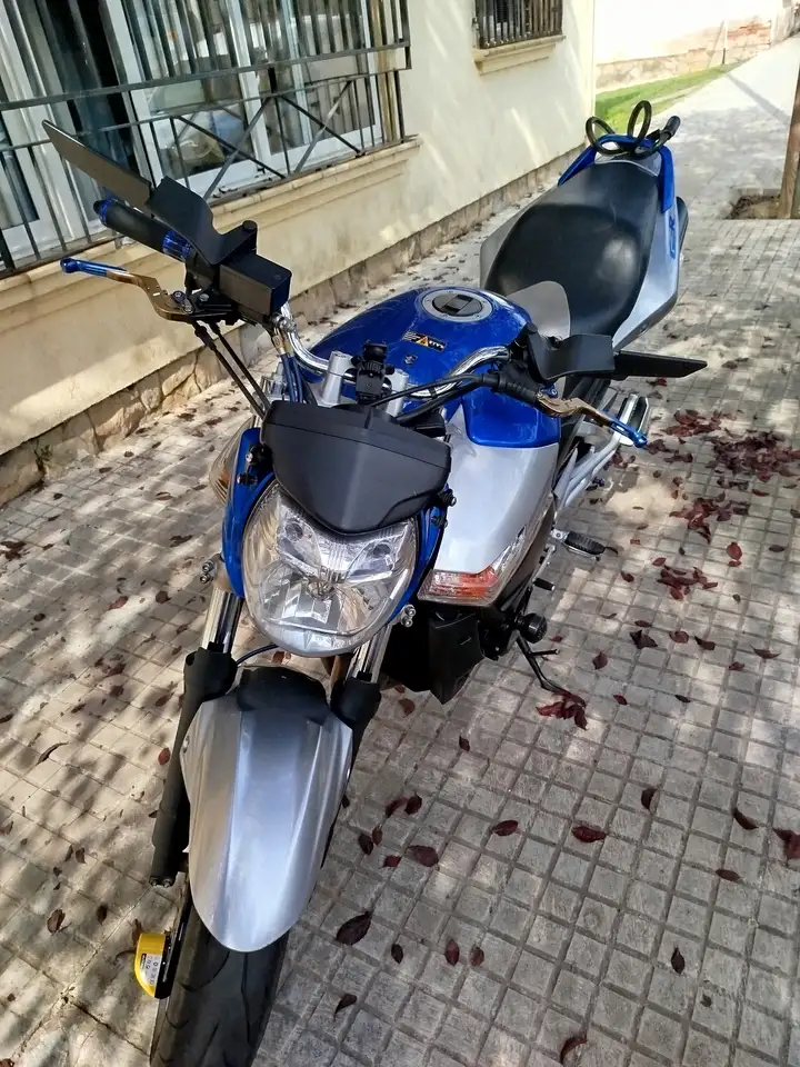 Suzuki GSR600 - Vista 6