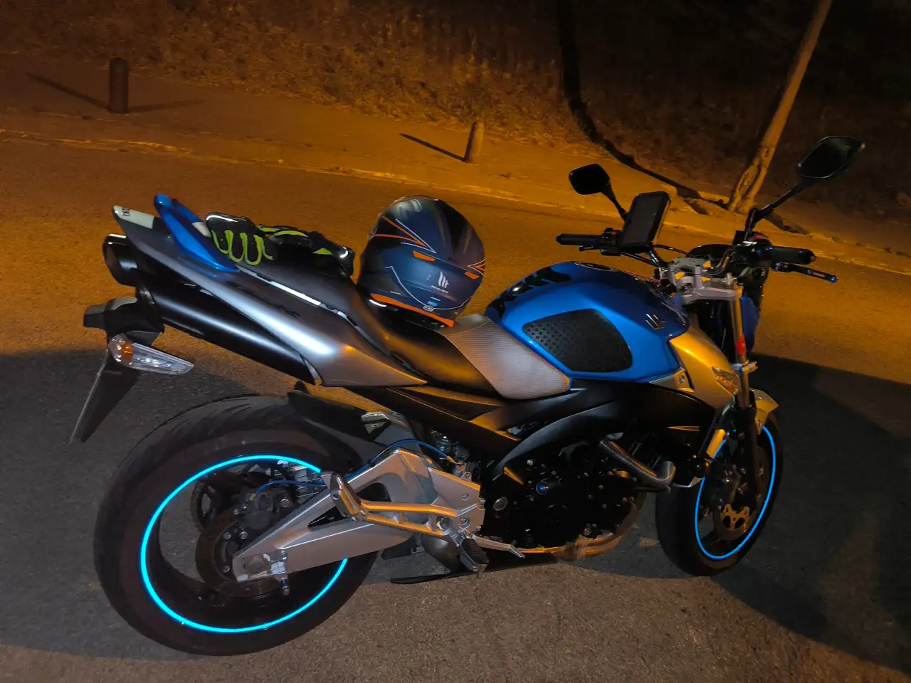 Suzuki GSR600 - Vista 8