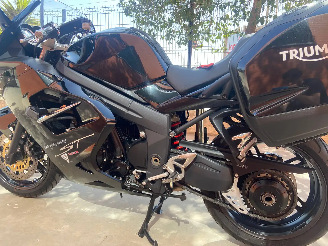 Triumph Sprint ST – Vista 4