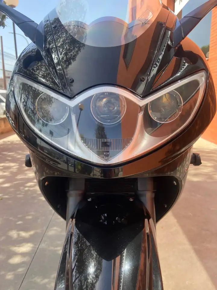 Triumph Sprint ST – Vista 7