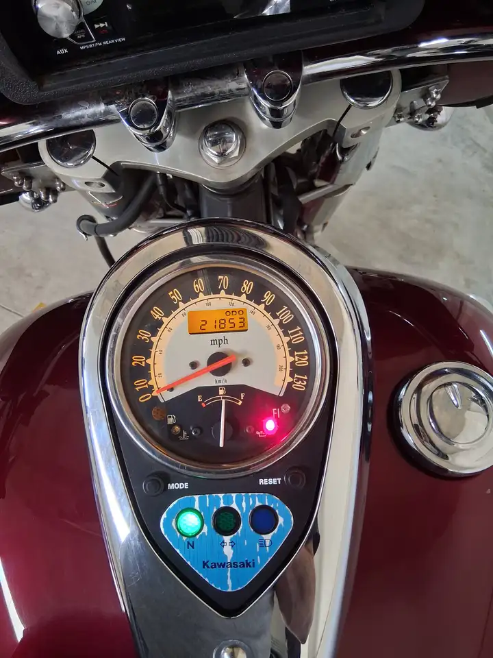 Kawasaki Vulcan 900 – Vista 3