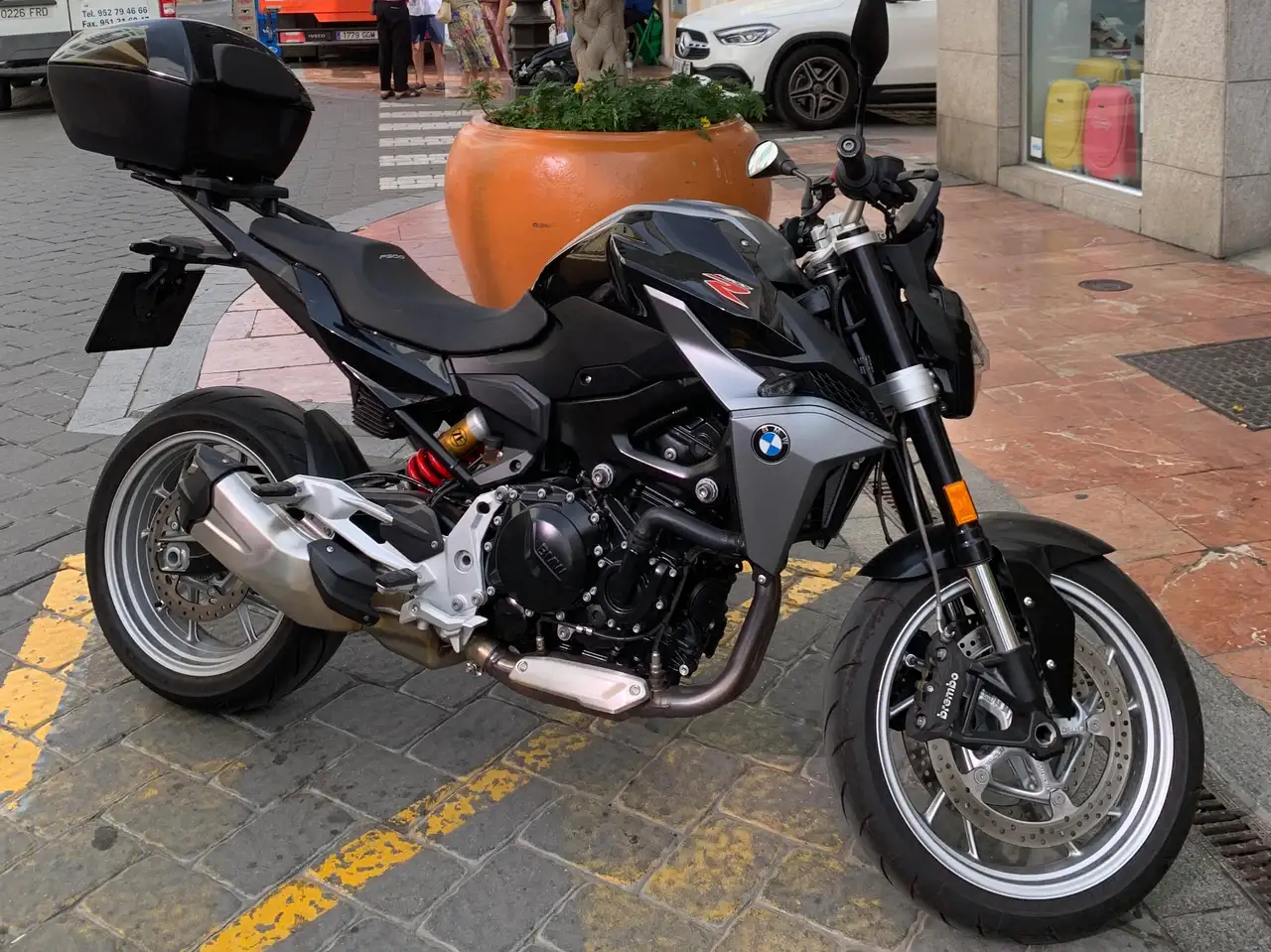 BMW F 900 R – Vista 3