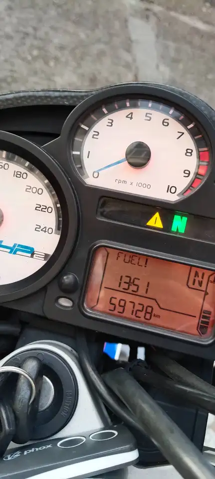 BMW HP2 Megamoto - Vista 3