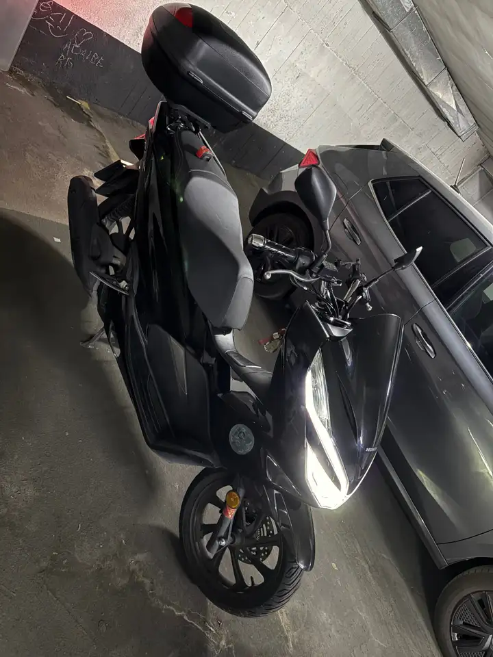 Honda PCX125 - Vista 4