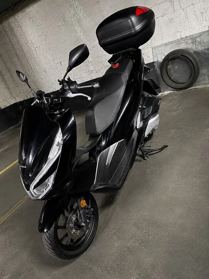 Honda PCX125 - Vista 6