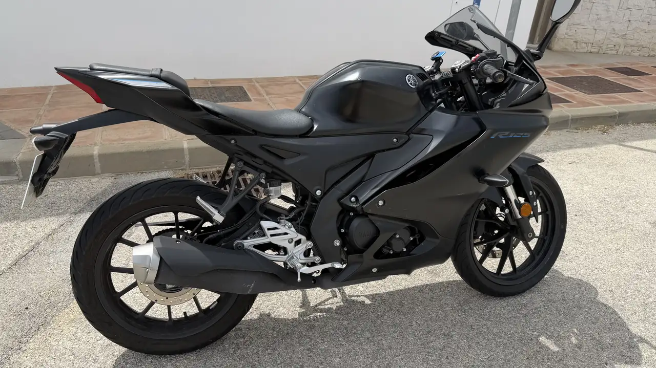 Yamaha YZF-R125 - Vista 4