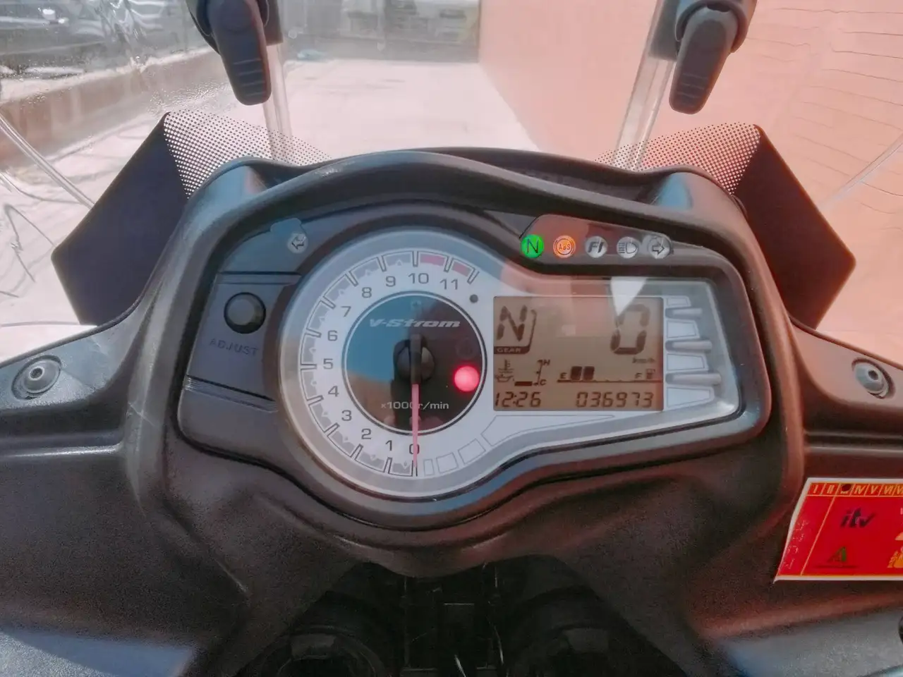 Suzuki V-Strom 650 – Vista 12