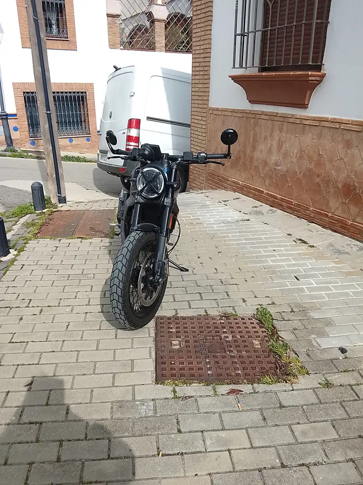 Ducati Scrambler – Vista 3