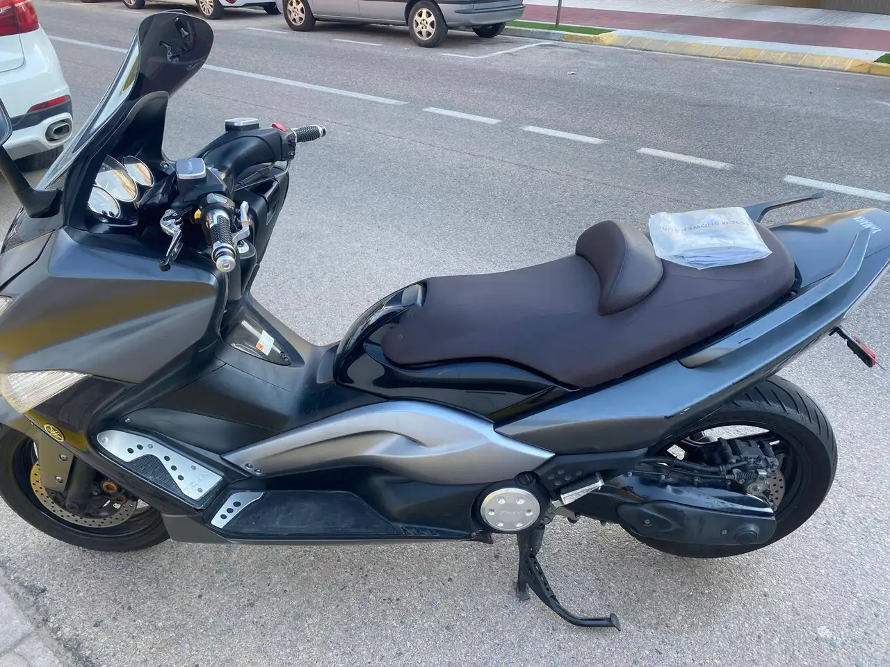 Yamaha TMAX 500 - Vista 4