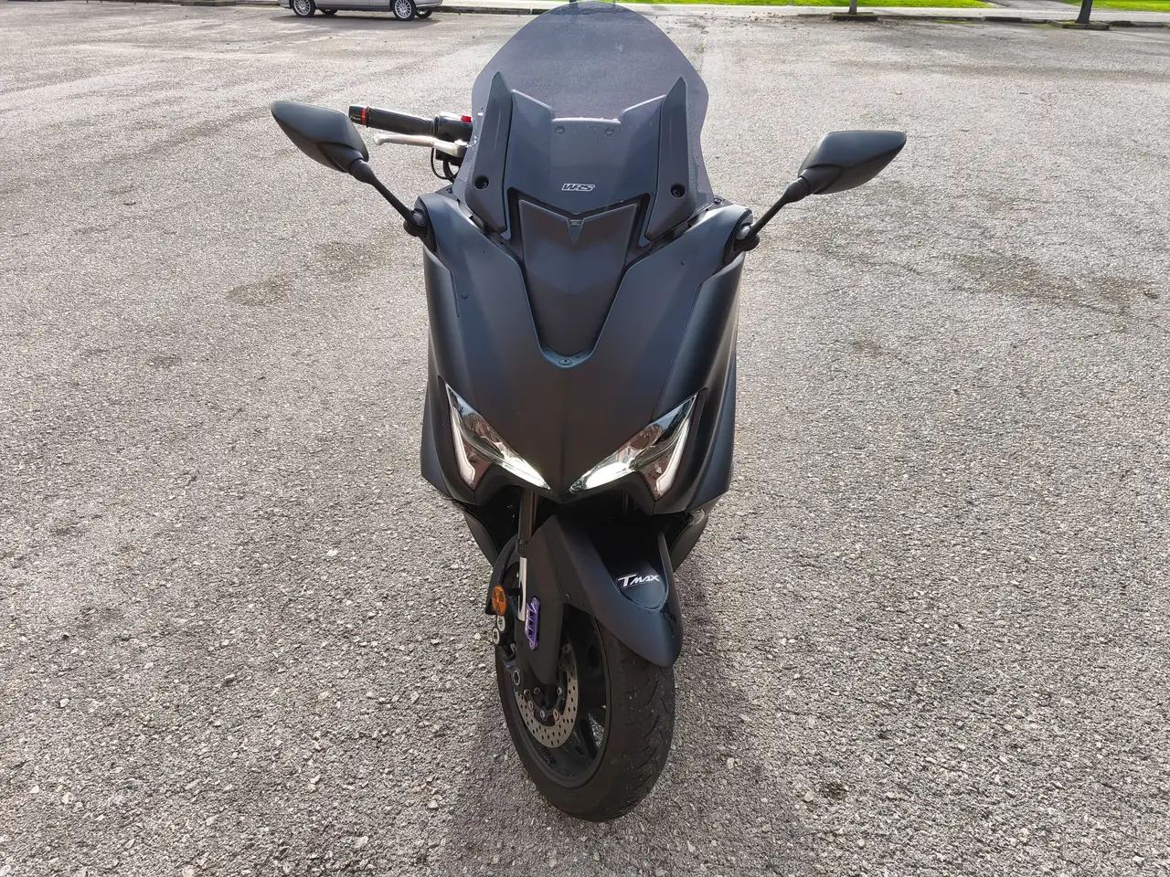 Yamaha TMAX 560 – Vista 3