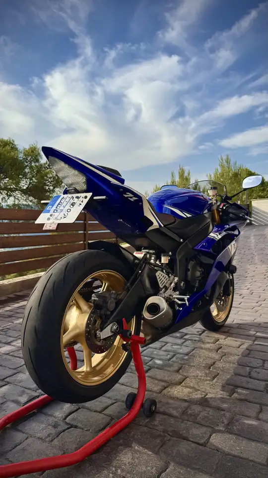 Yamaha YZF-R6 - Vista 9