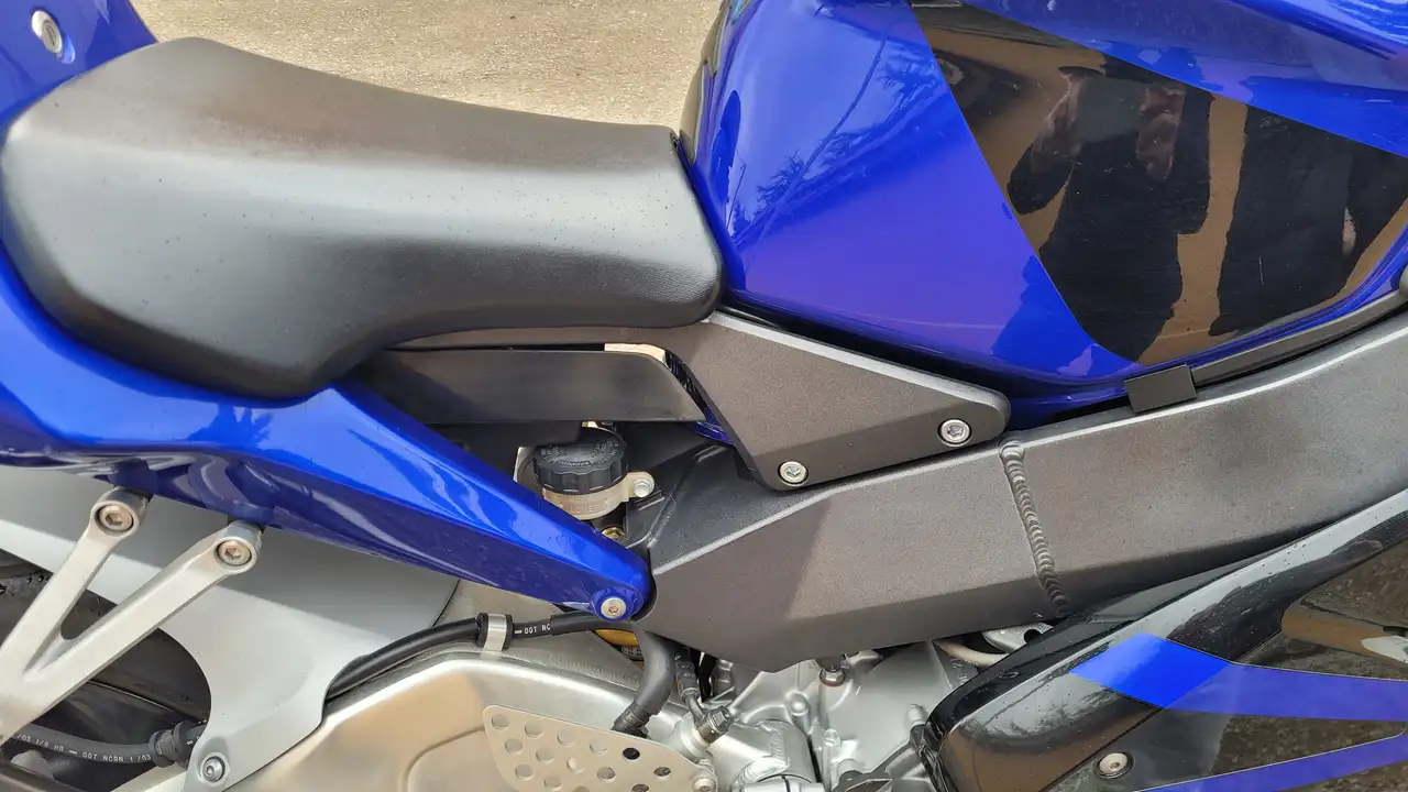 Honda CBR 900 RR Fireblade – Vista 13