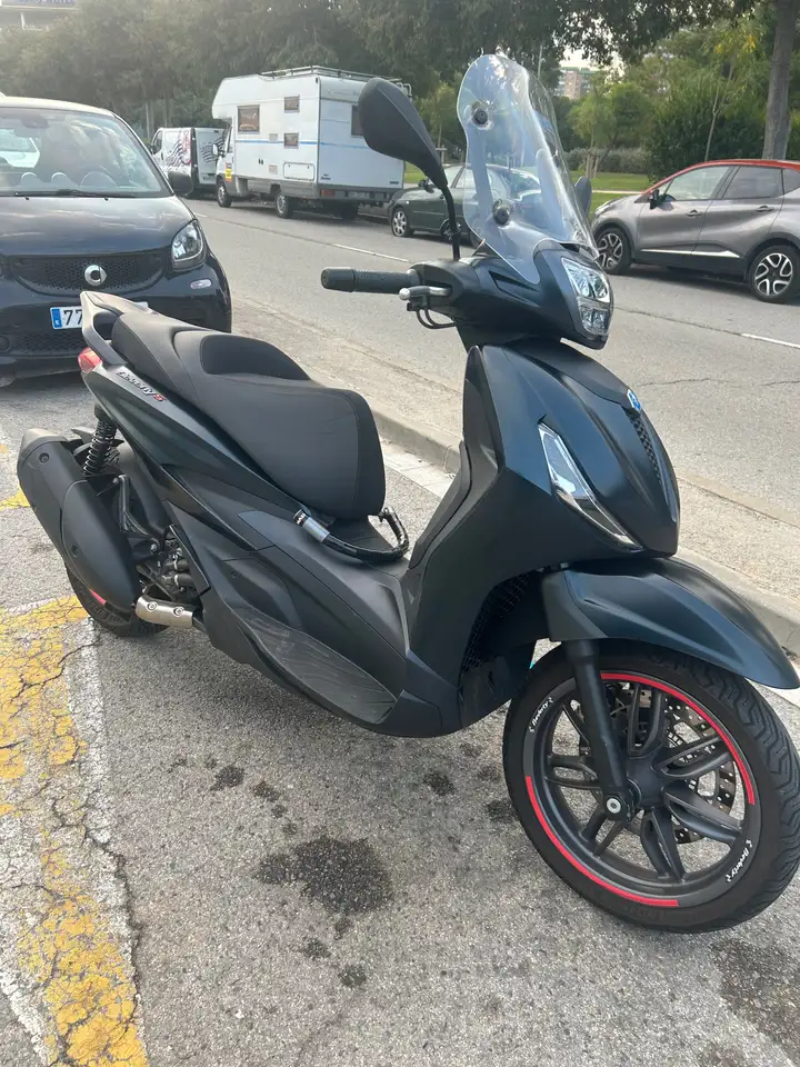 Piaggio Beverly 300 – Vista 2
