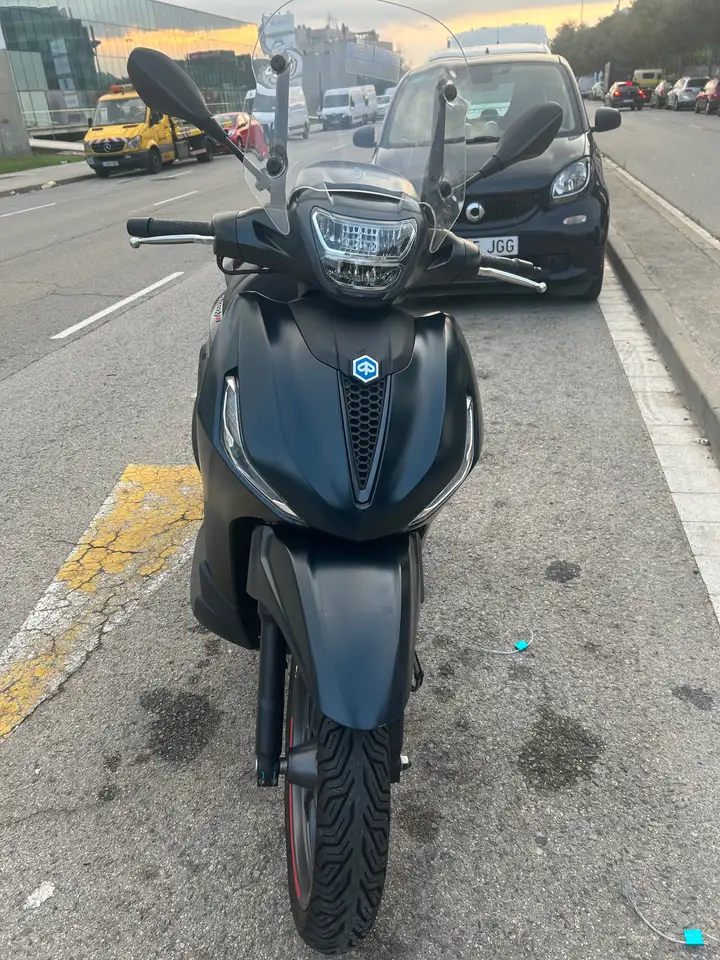 Piaggio Beverly 300 – Vista 4