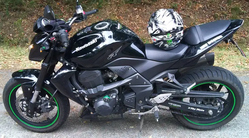 Kawasaki Z750 4000 € 2008 Ourense - 1