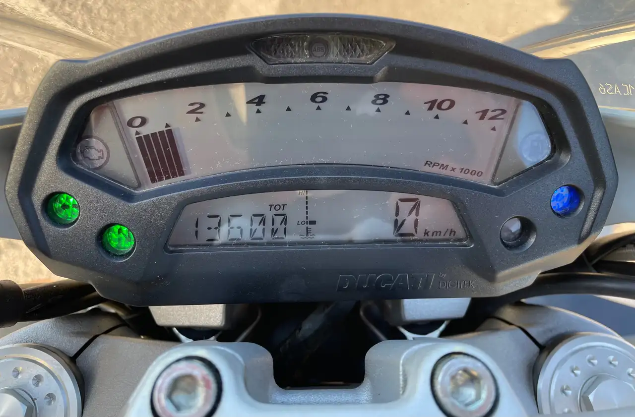 Ducati Monster 796 – Vista 5