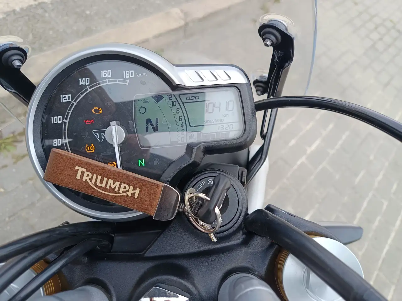 Triumph Scrambler 400 X – Vista 5