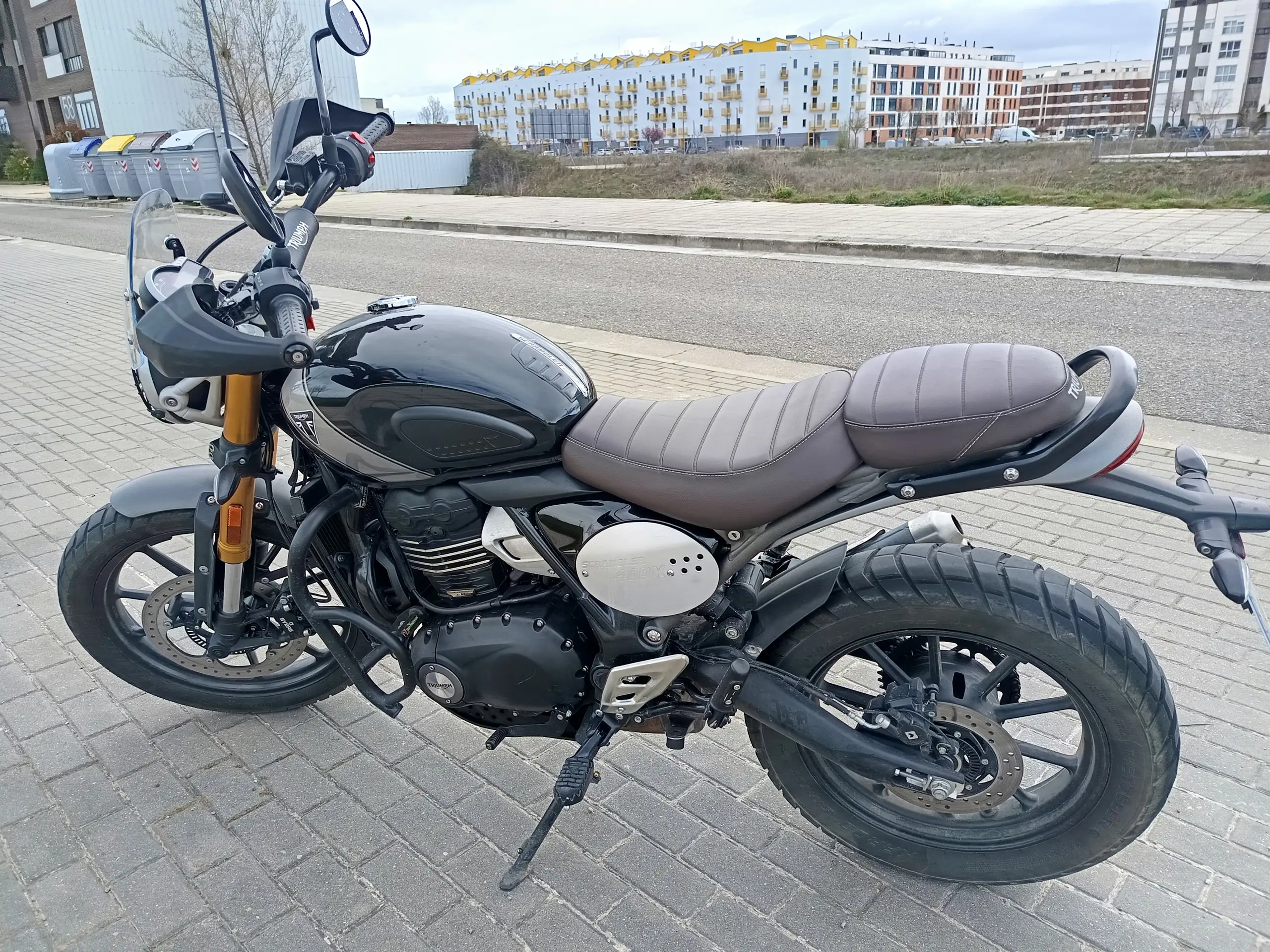 Triumph Scrambler 400 X – Vista 10