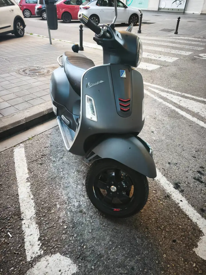 Vespa GTS 125 – Vista 10