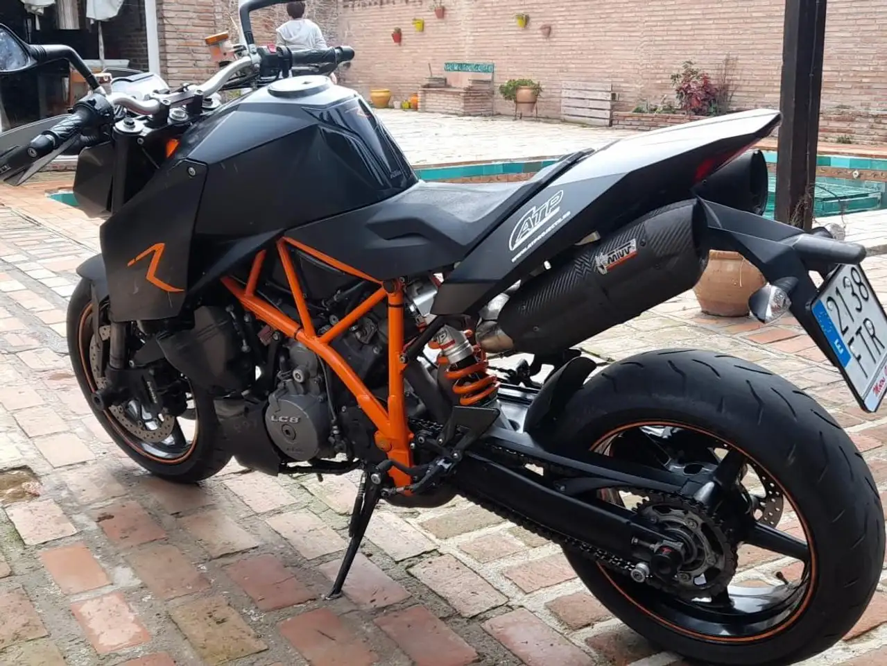 KTM 990 Super Duke – Vista 2
